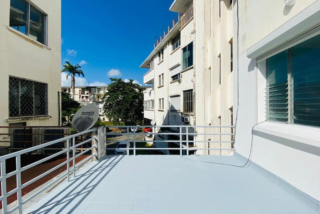 Le Sunshine - Au Coeur Du Centre Ville De Pointe- A- Pitre - Proche De Tout Avec Sa Grande Terrasse Ensoleillee Pointe-à-Pitre Exterior foto